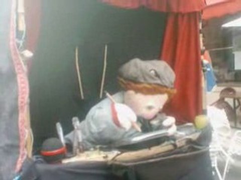 festival d'arts de rue à aurillac08, marionnette artiste