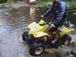 Trial quad dans les boutiéres