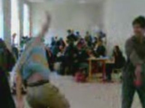 Eric R. Lycée Hoche - 1eS2 - Battle Tecktonik