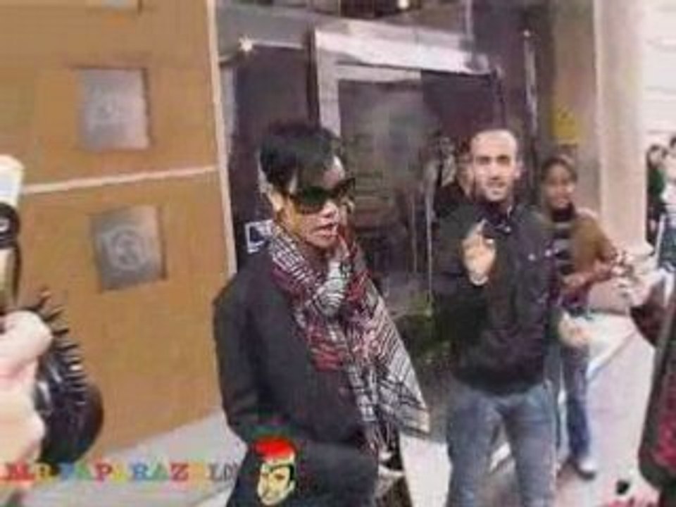 Rihanna Out In London 23.09.08