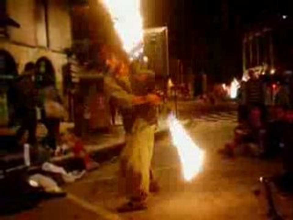 festival d'arts de rue (aurillac 08), cordes en flamme