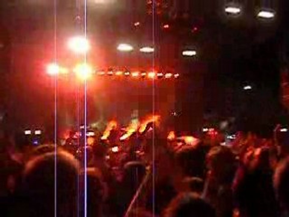 cali en concert à nîmes