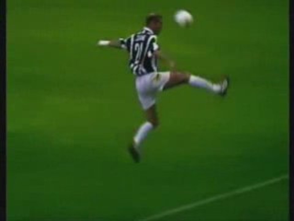 ZIDANE VS RONALDINHO