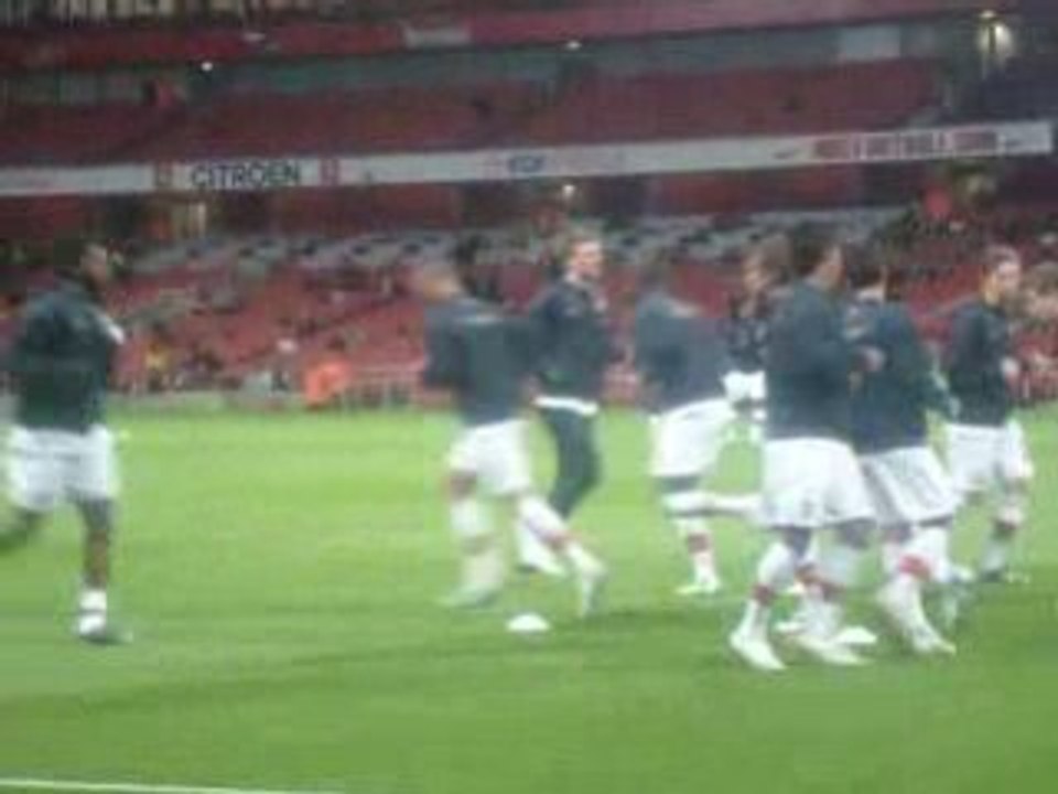 Arsenal-Sheffield: Fabianski Manone a l'echauffement