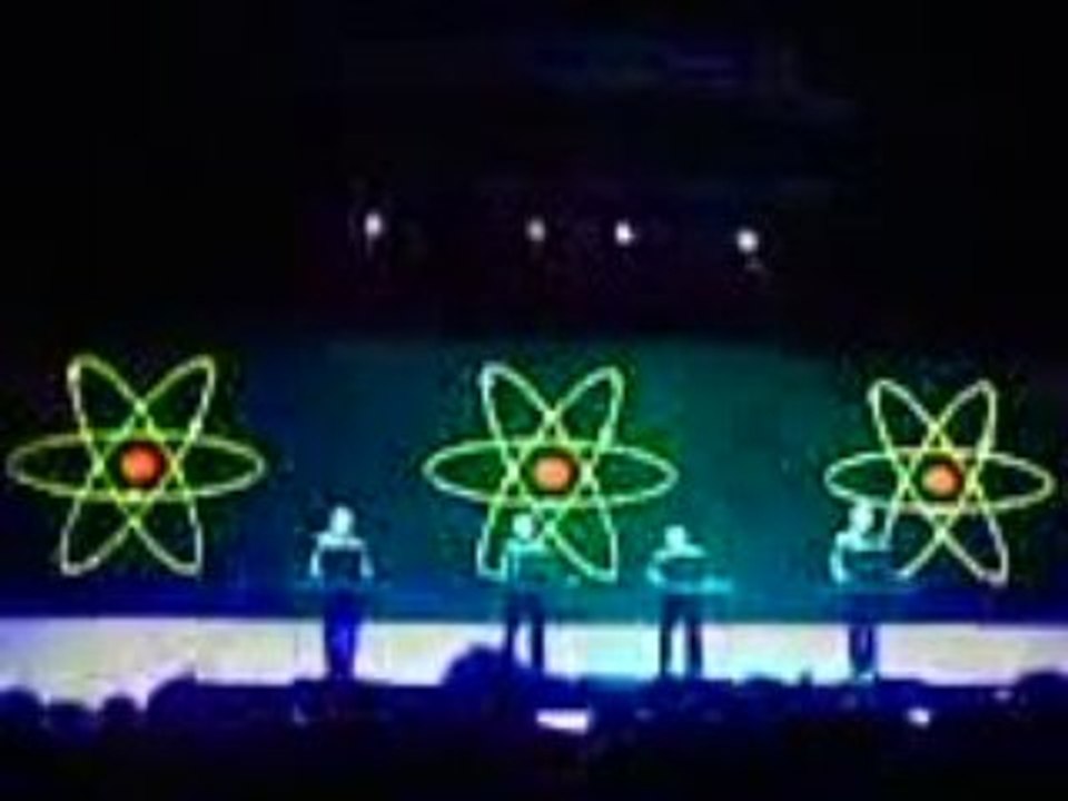 Kraftwerk - Nowa Huta, Radioaktivität Live