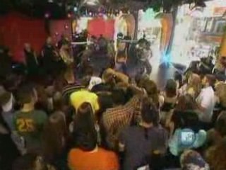 Oops ! .. I did it again (live at MTV live 2000)