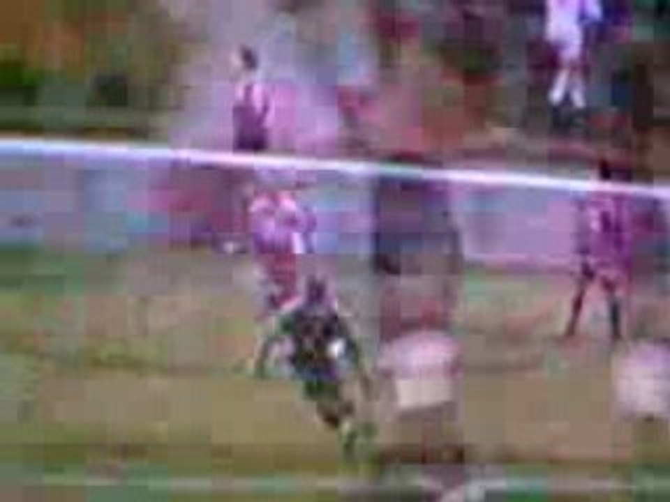 Reprise de volée de Sidney Govou pour OL