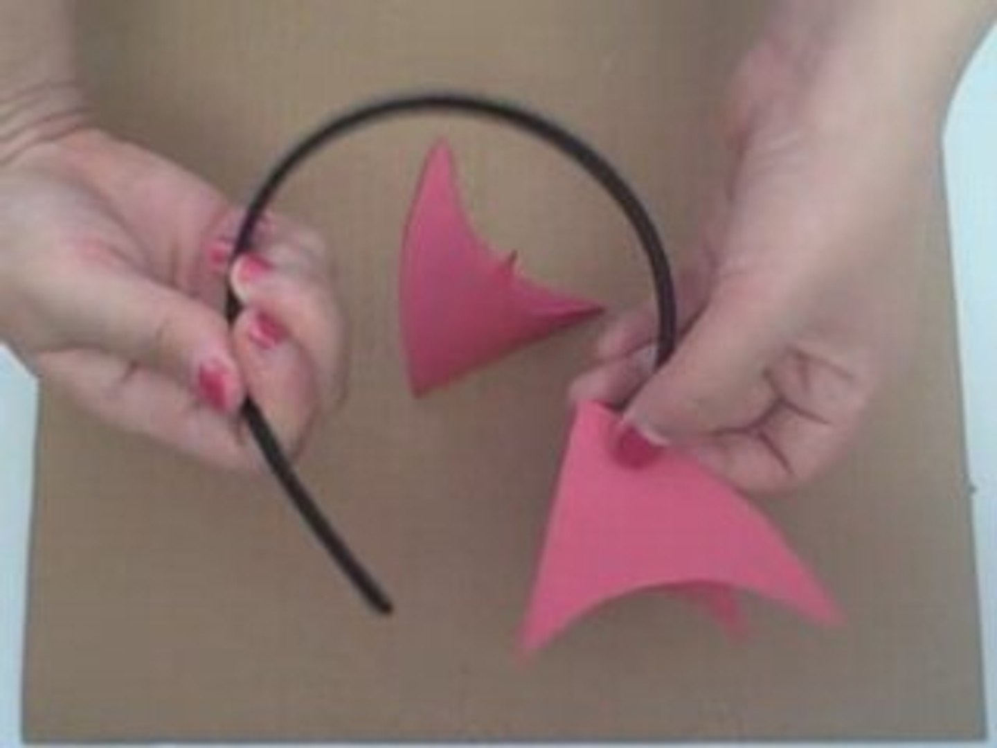 How to Make Devils Horns - video Dailymotion