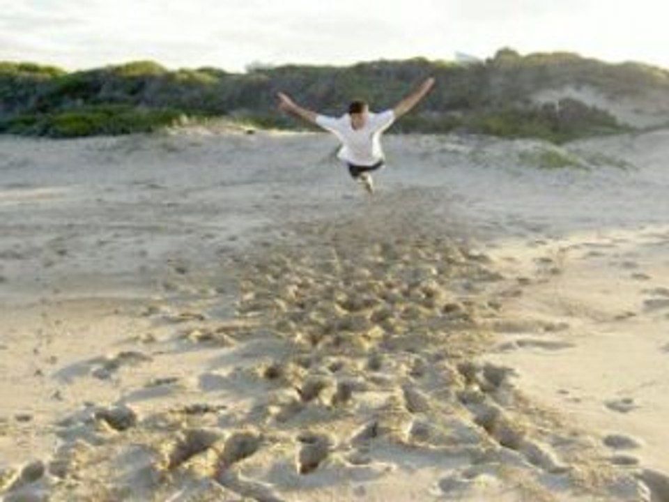 Trailer South Africa 100% Accros