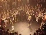 Capoeira fighter vs boxeur enorme coup de poing