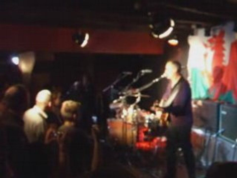 Michael Jones et Moua