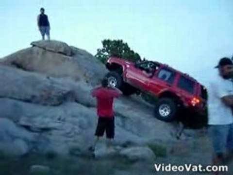 régis est son 4X4 VS un obstacle !! énorme