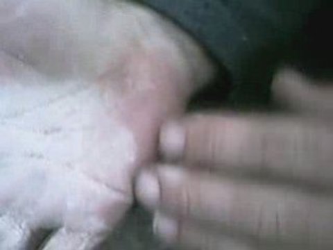 Food Grade Hydrogen Peroxide 35% VS a Human Hand
