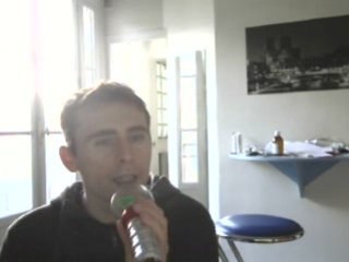 Wiwi égratigne "C'est extra"