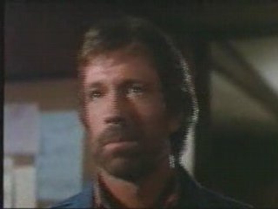 Chuck Norris Les pieds dans la gueule