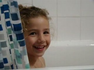 typhaine pousse la chansonnette