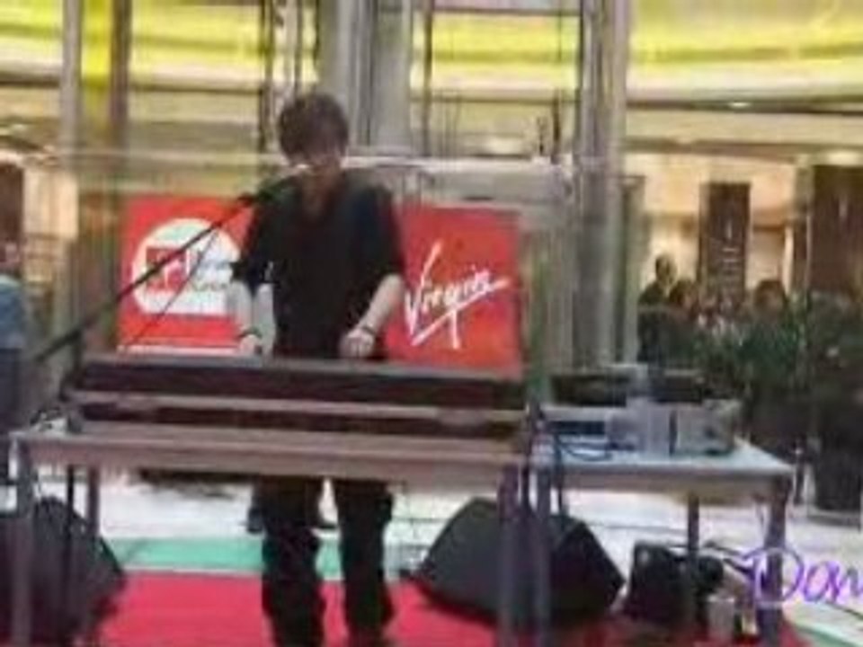 Quentin Mosimann  mix au Virgin de St Quentin en Yvelines- 2