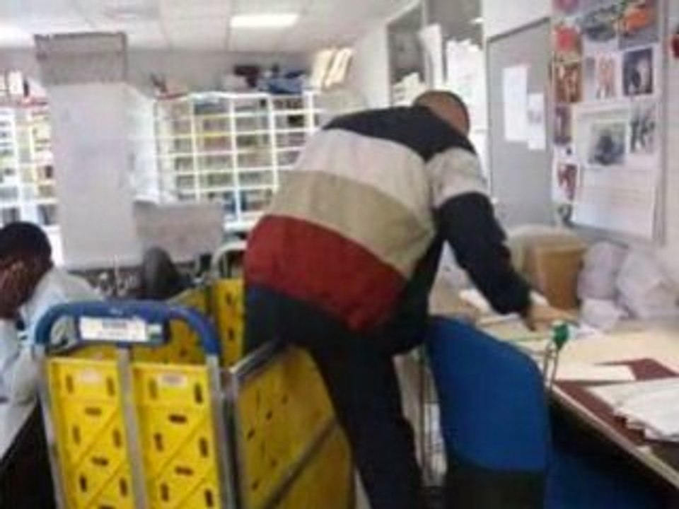 Le Facteur sonne toujours deux fois