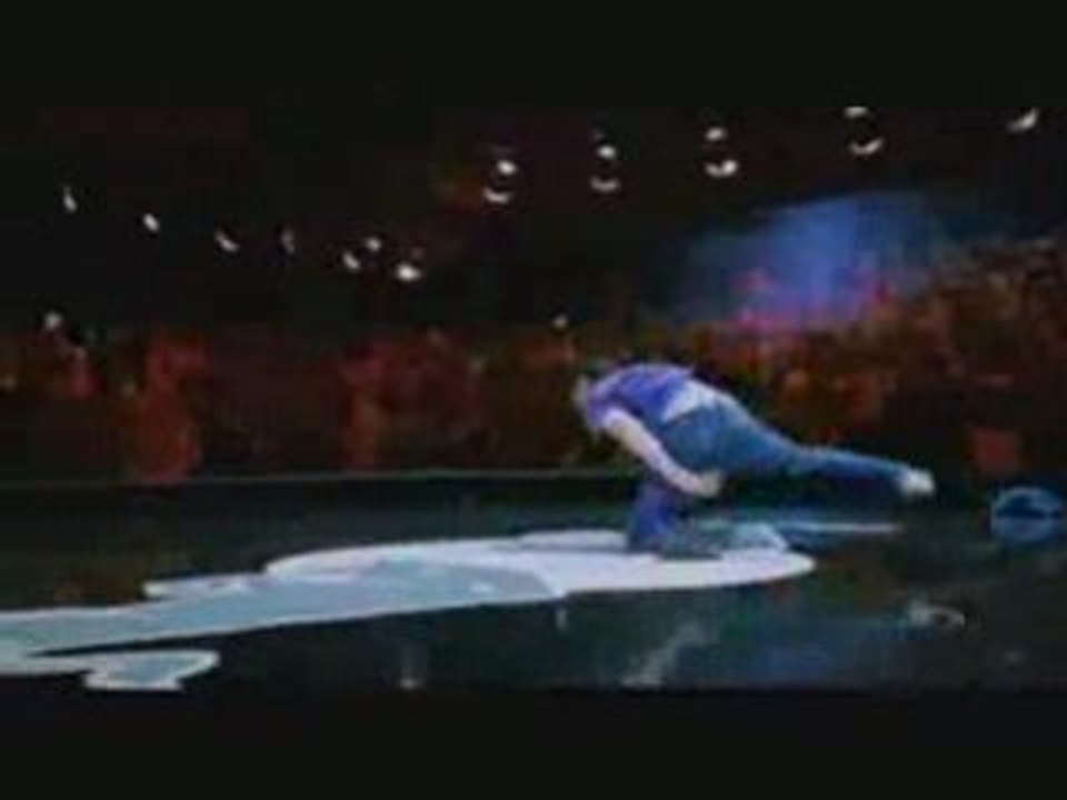 Hong_10_vs_Ronnie_-_Red_Bull_BC_One_2007_-_DVD_Quality