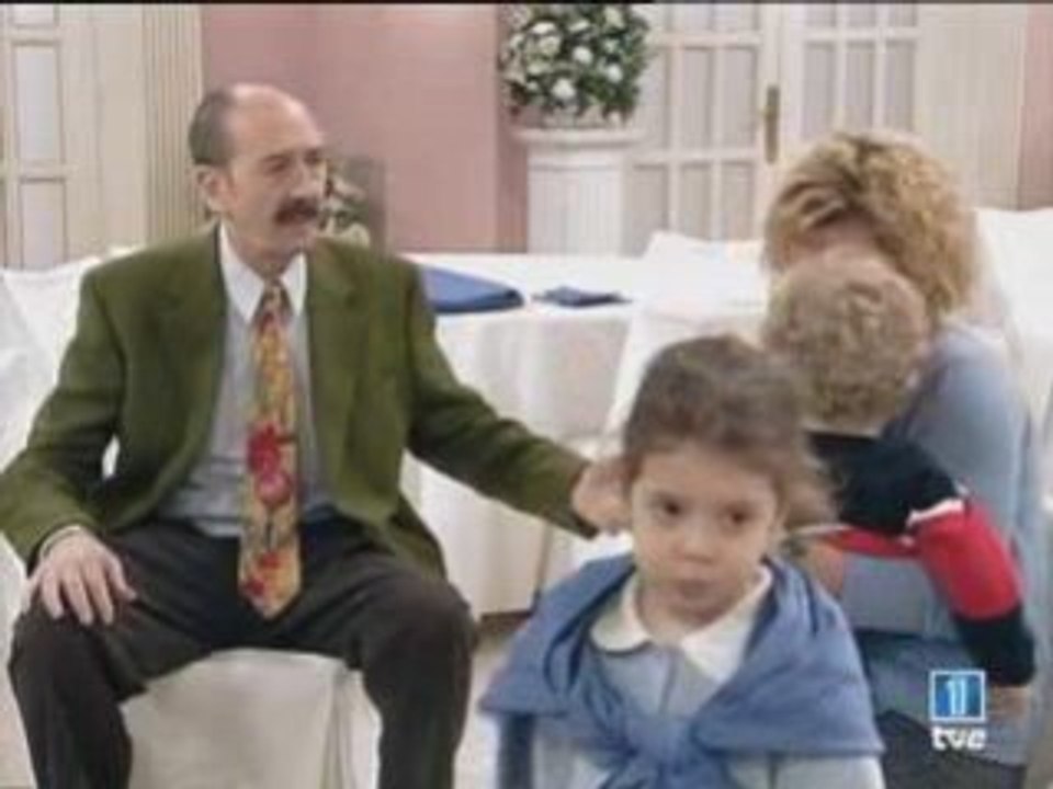 Paco y veva 1x02 - ni en tu casa ni en la mia3
