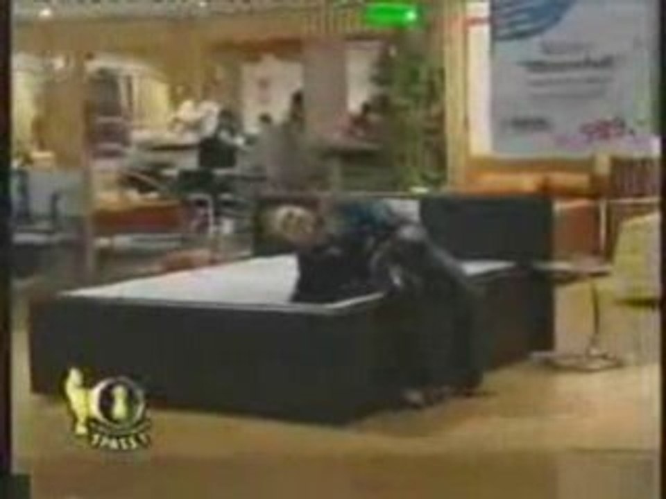 Store Waterbed prank Funny Video! video Dailymotion