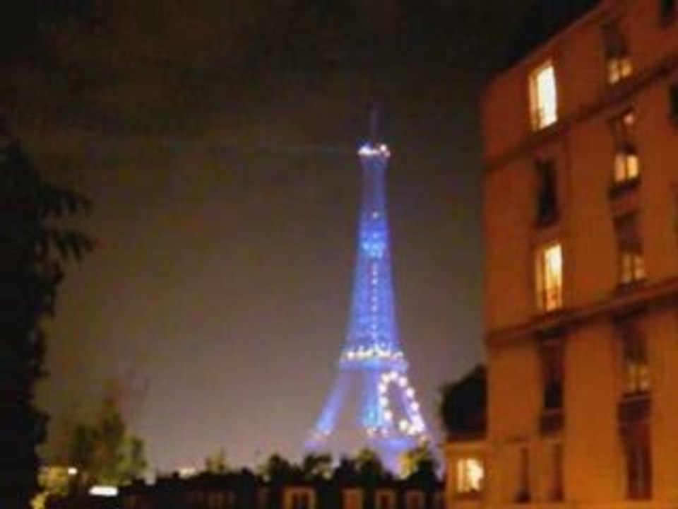Tour Eiffel bleue