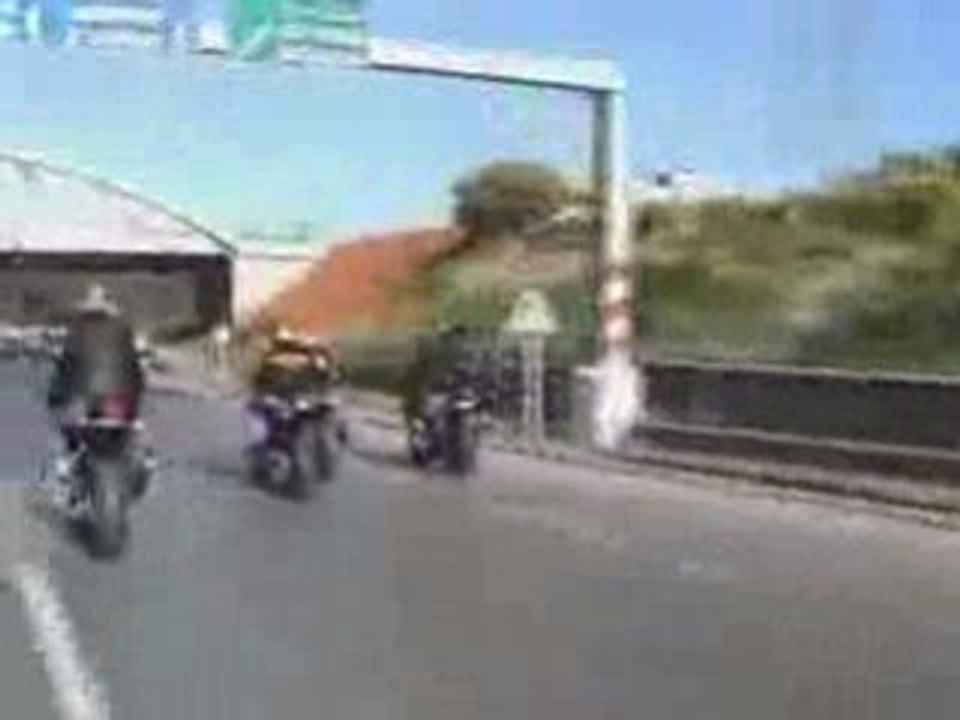 Cascadeurs en moto a Alger