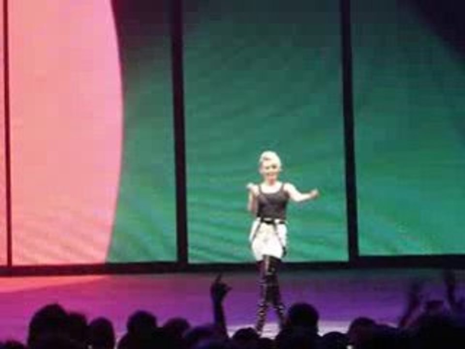Kylie Minogue - Love at the first sight - Paris 2008