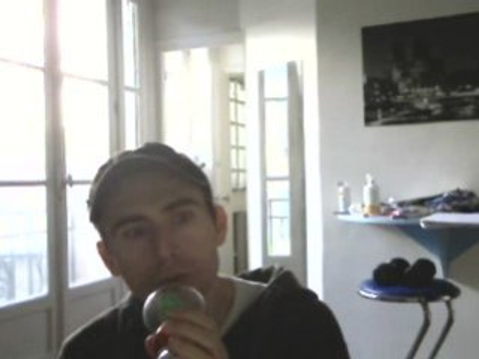 Wiwi égratigne "Auprès de mon arbre"