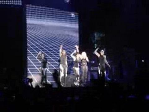 Madonna - Sticky & Sweet tour - Give it to me 2 - Paris