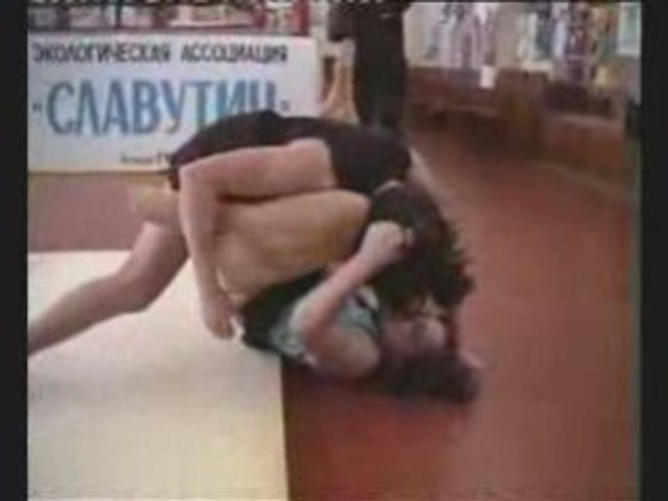 Girl Fights - Two russian Girls Fighting - video Dailymotion