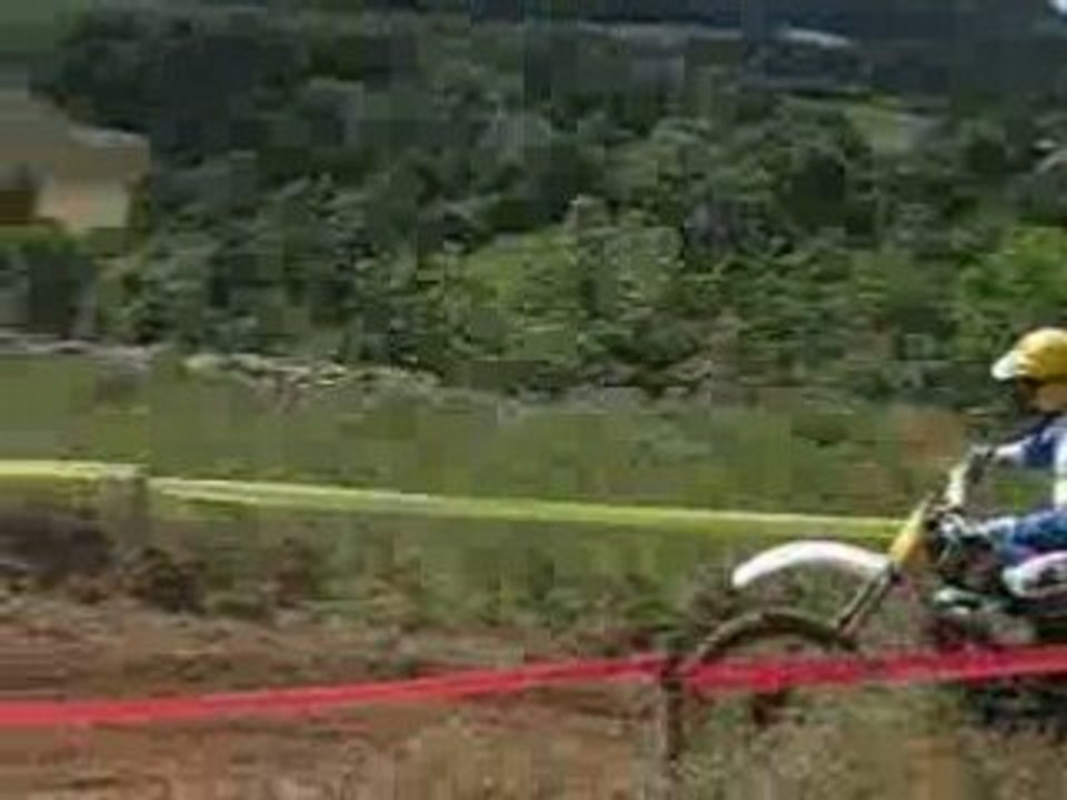 Course sur prairie de MONTRODAT 48 Enduro Retro