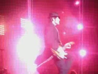 MATTHIEU CHEDID solo de pourtant aux arenes de nimes