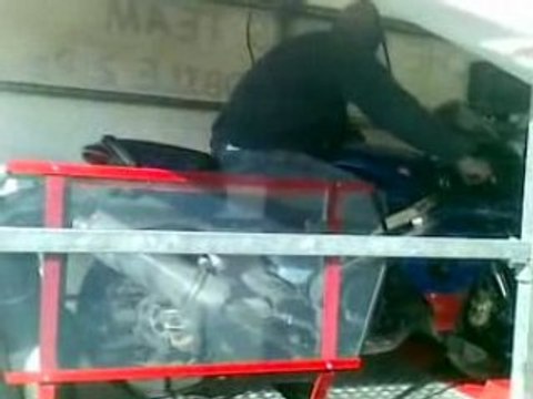 Passage au banc Aprilia 1000 Falco