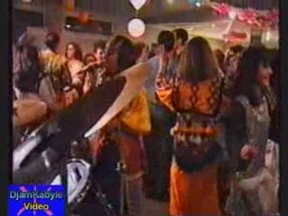 Massa Bouchafa "Malha"extrait mariage Kabyle avec Bouzekri