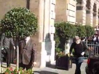 Madonna Sortie Éclatante de l'Hôtel Crillon à Paris ✨