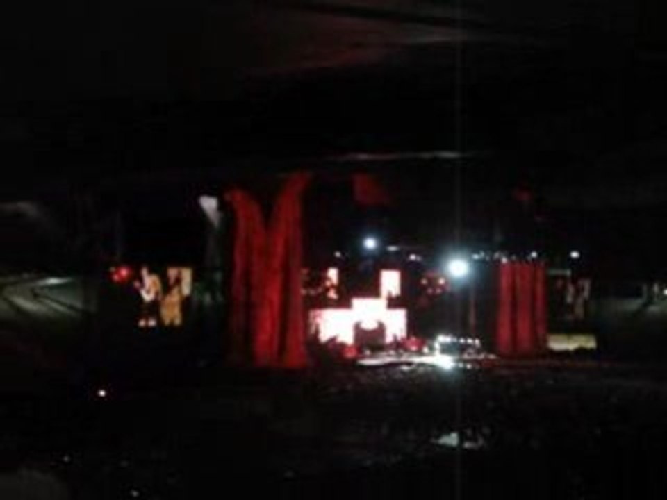 Madonna.getuponyourfeet