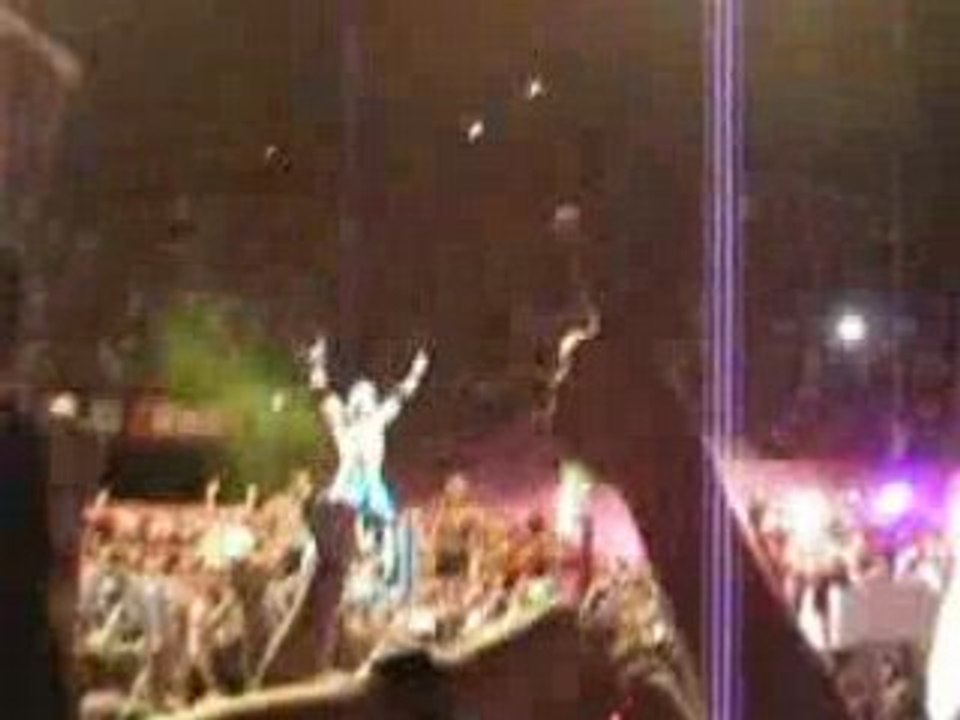 WWE Rey Mysterio & Kane entrance Paris Bercy 27/09/08