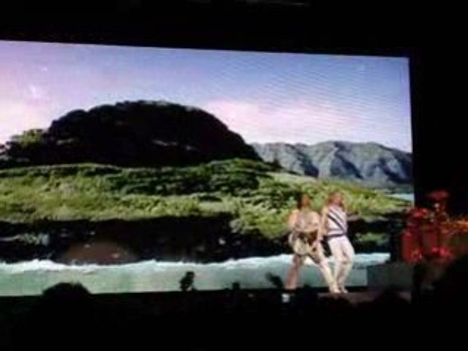 Madonna - Confessions tour - La Isla bonita 1 - Paris 2006