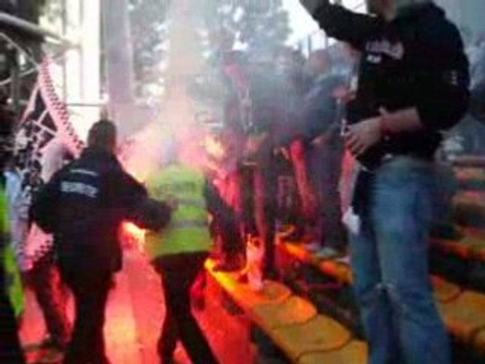 Lens Angers : Parckage Angevins Crakage Fumis