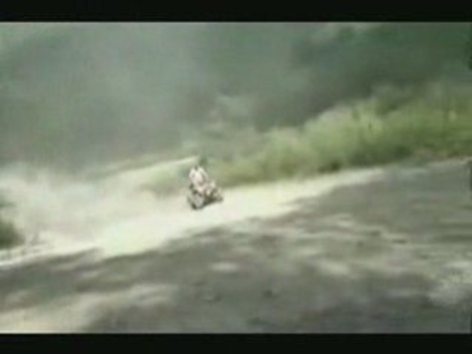 Accident quad apres un saut