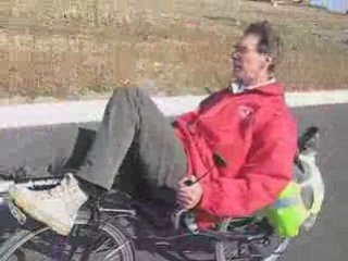 Vévé fait du Vélo couché
