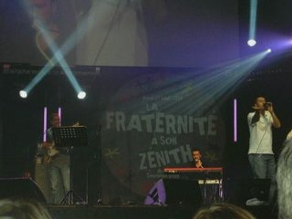 BUS DE LA FRATERNITÉ ORANGE ZENITH (3/4)
