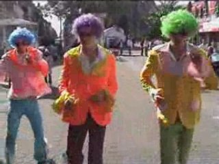 FASHION Sports VICTIM dans 'I Feel my Baker'