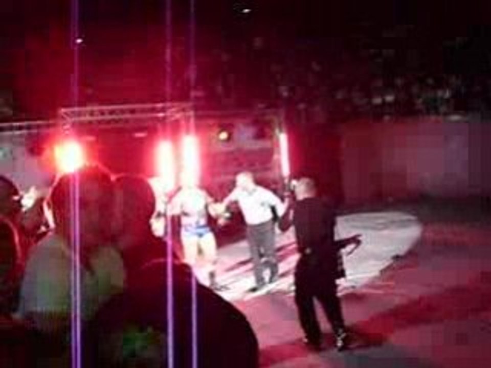sortie de santino marella (raw paris 27.09.08)