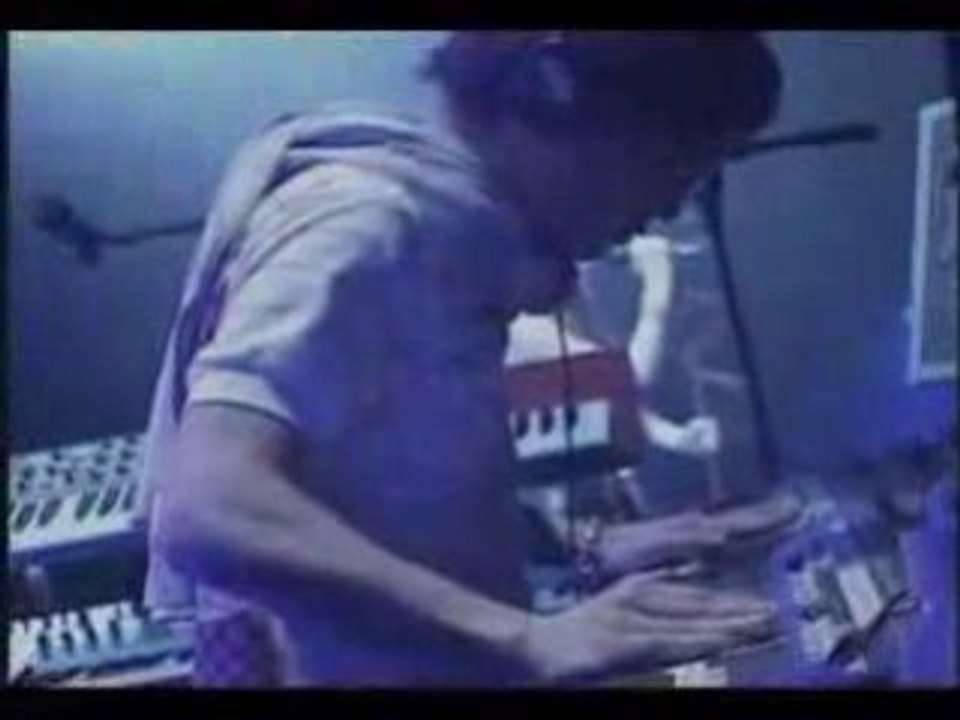 Globe - Try This Shoot [live]