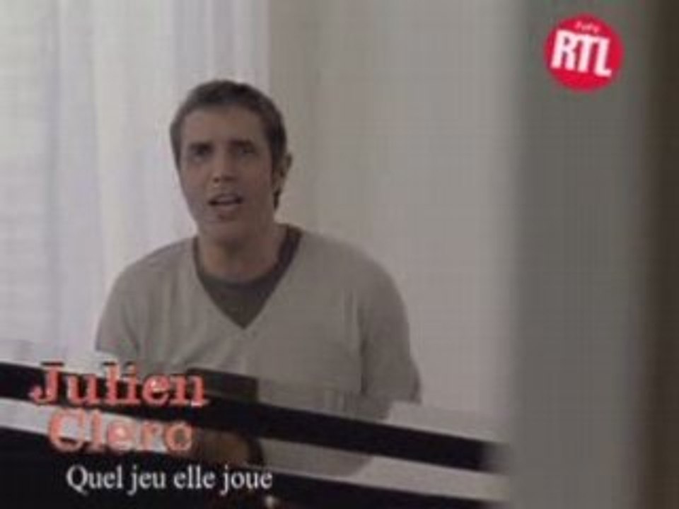 Spot Julien Clerc, quel jeu elle joue