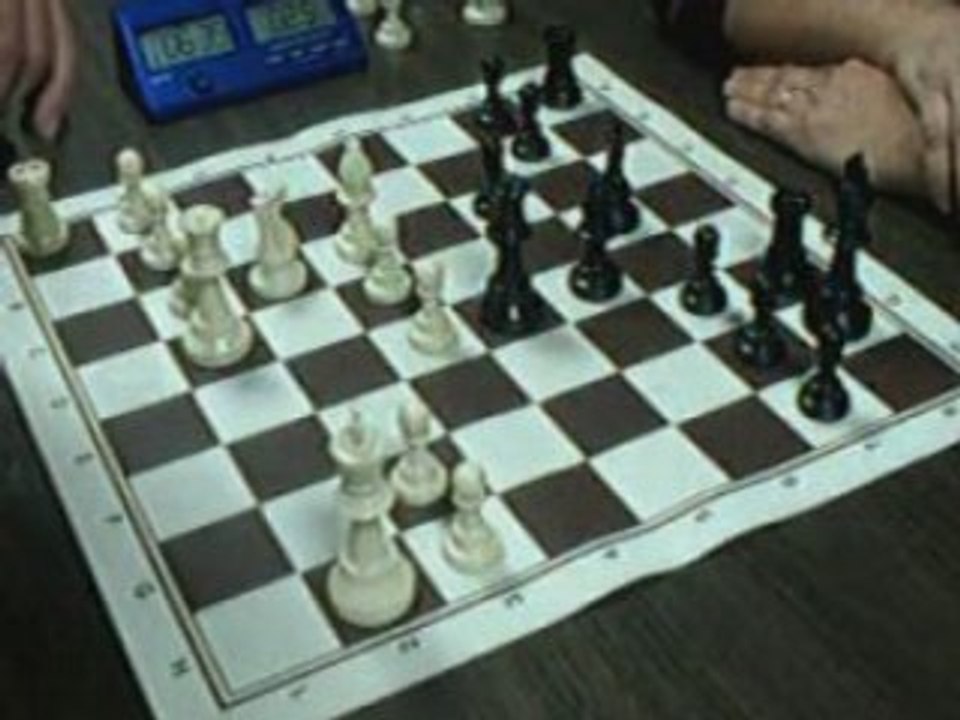 ECHECS : GREG 1 VS 0 YVES (CLASSE B 2008)
