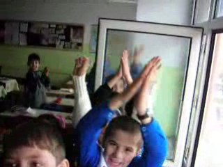 Okulun Penceresinden Kar sevinci