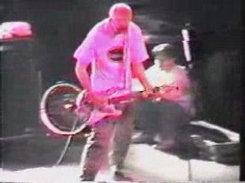 BLINK-182 - THE GIRL NEXT DOOR (LIVE FROM MONTREAL-1996)